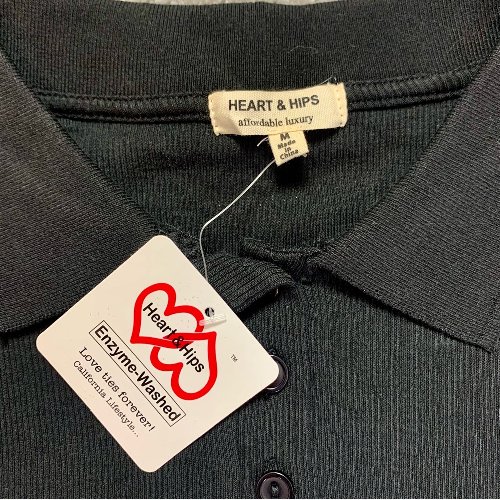 NWT Heart & Hips Sleeveless Collared Crop Top - Picture 3 of 3